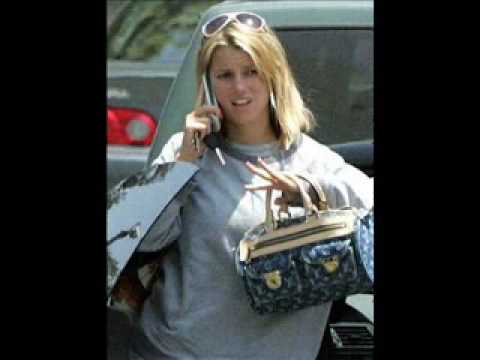 Jessica Simpson&#39;s Lovely Louis Vuitton Collection - YouTube