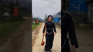 Gằm then slắng oóc pây nâư gẳm bấu lùm