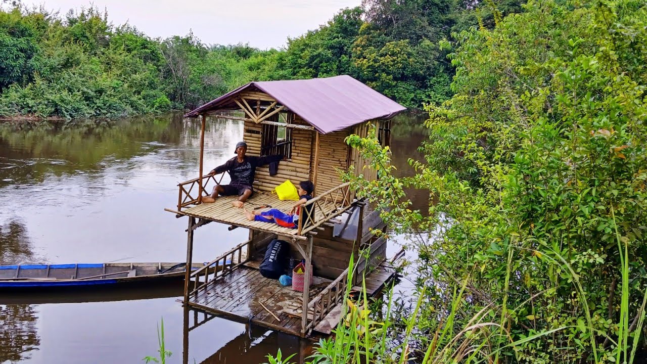 berpetualang berburu ikan lais - bermalam di rumah terapung