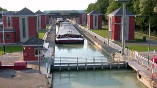 Schiffe In Einer Schleuse - Zeitraffer