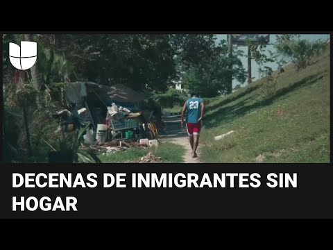 Crisis migratoria en una ciudad de Florida: hispanos duermen en autos y deambulan por las calles