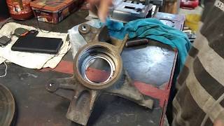 Wymiana Łożyska Z Pierścieniem Abs. Renault Megane Ii. Front Wheel Bearing With Abs Ring Replacement - Youtube