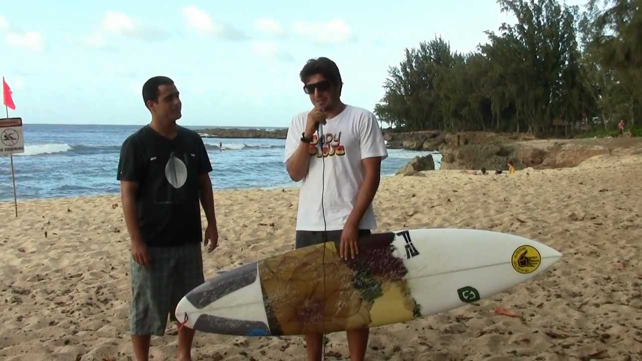 Hawaii - Pastori pega tubaço em OTW e é ovacionado