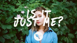 Sasha Sloan - Is It Just Me? (Lyrics) chords