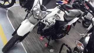Nueva honda cb 110 2015 ficha tecnica precio especificaciones :
$3,750,000. cilindraje 109 cc. tipo de motor 4 tiempos (ohc)
refrigerado por aire. pot...