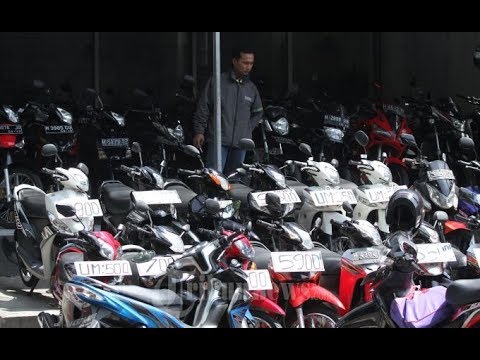 Showroom Jual Beli Motor Bekas Terbesar Di Jakarta Selatan Bersama Vlogger Om Joko Cijantung !!!. 