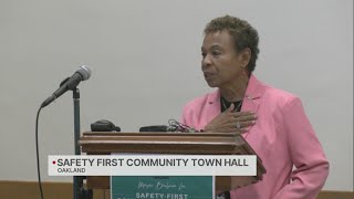 Oakland mayor holds public safety community town hall