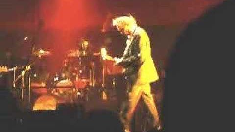 Neil Young - No Hidden Path (Pt 1) - Manchester Apollo
