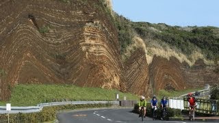 探訪 伊豆大島の地層切断面