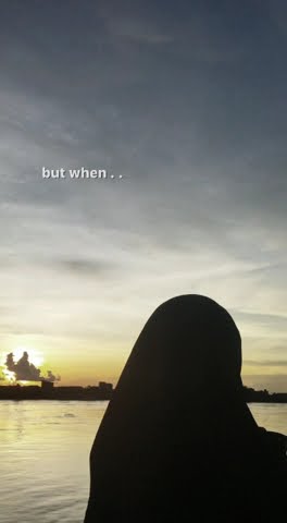 story wa aku merasa senang ketika aku bersamamu dalam bahasa inggris siluet pasangan saat senja