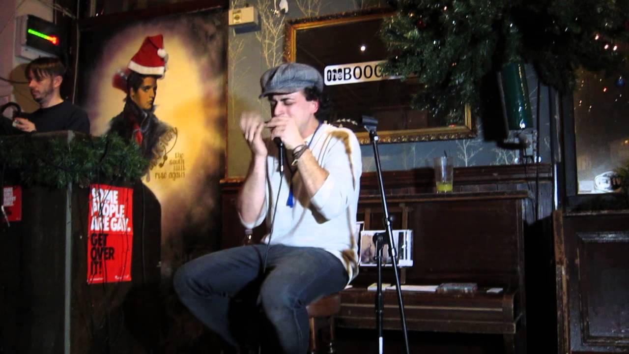 Moses Concas Street Performer Beatboxing Harmonica Live at Blue