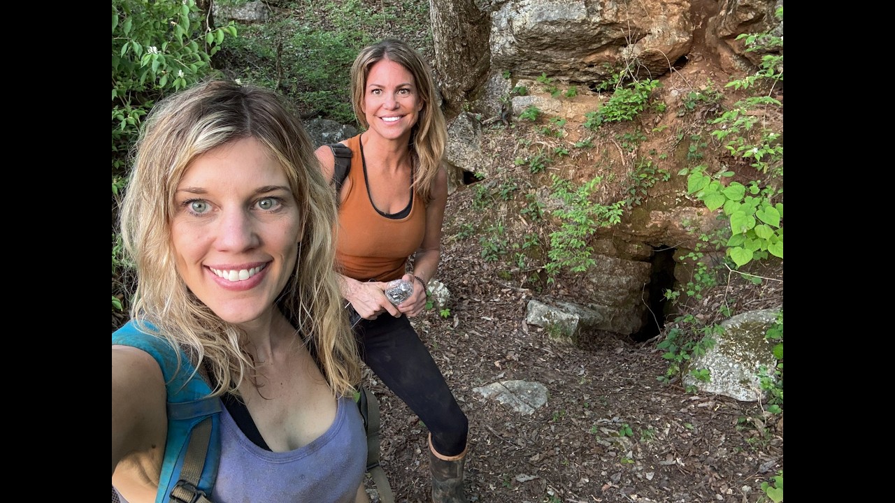 В 70-х годах власти запечатали вход в эту пещеру, но мы нашли другой путь внутрь!