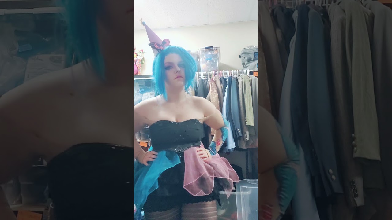 JINX COS REVEAL (filmed at dress rehersal) #jinx #jinxarcane #jinxcosplay #arcane #arcanecosplay
