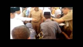 Pemakaman Mantan Walikota Makassar Amiruddin Maula - Harian Fajar