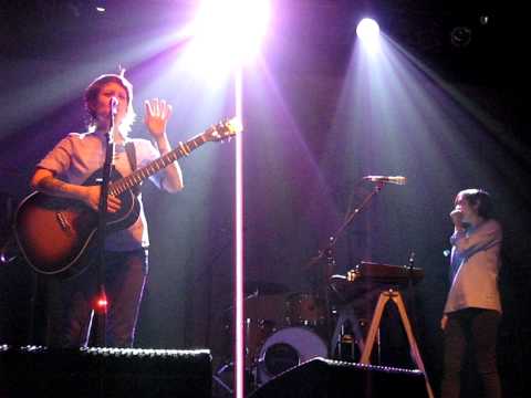 25/26 Tegan & Sara - SKQ Coughing Fit/Drying Tears...