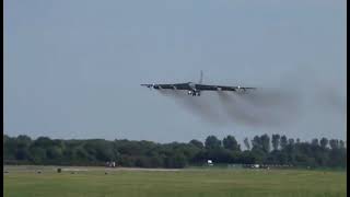 Boeing B-52 Aborted Landing by Ed Woolf 2,677 views 5 months ago 28 seconds