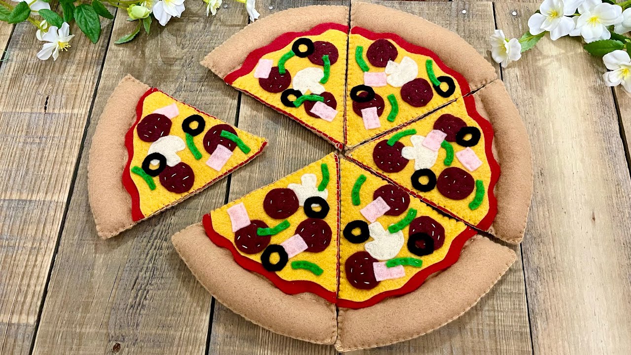 Felt Play Pizza | HappyBankyCraftymom