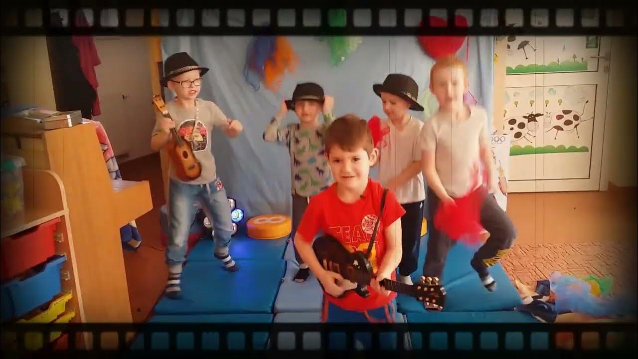 Pada śnieżek Pada Od Samego Ranka