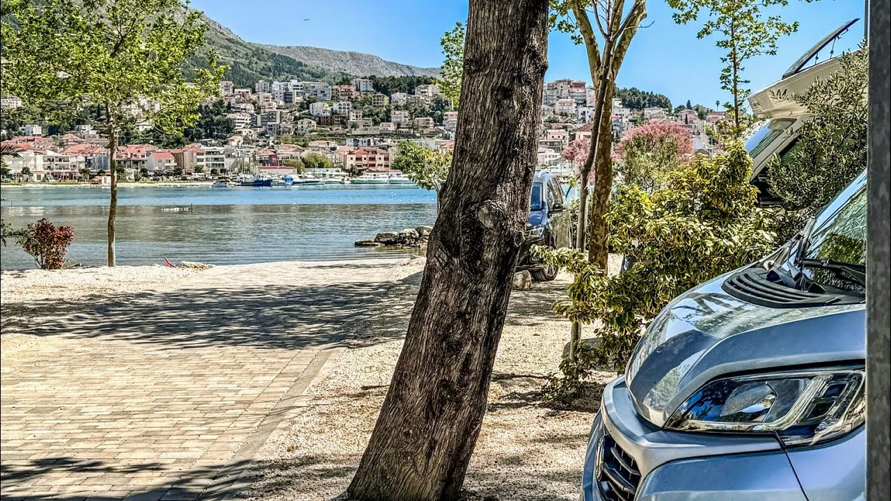 Chorwacja pole kempingowe tuż przy plaży Split Stobreč Wielkanoc 2025