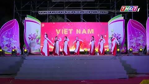 Sôi động chương trình dân vũ trong đêm lễ hội Làng cổ Đông Hòa Hiệp