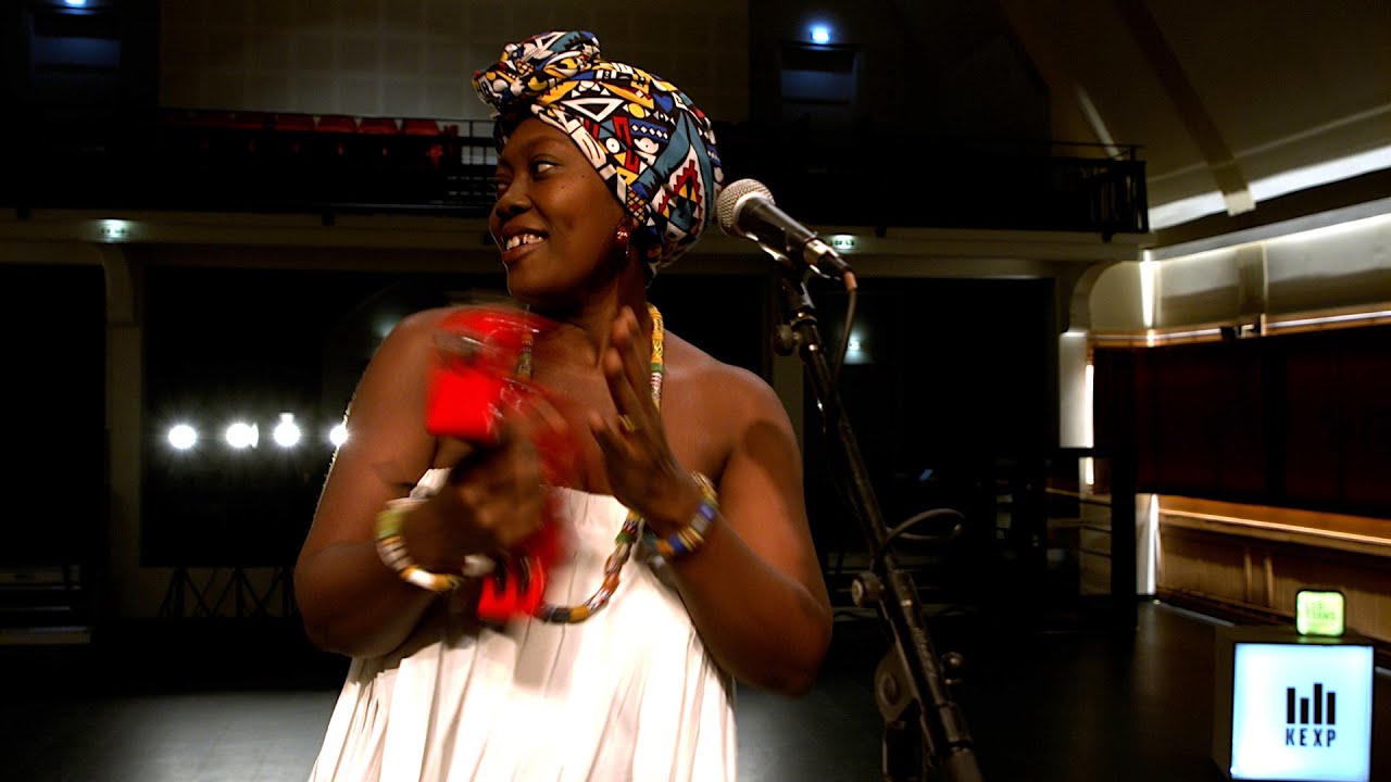 Nana Benz du Togo - Ago (Live on KEXP) adlı videoyu YouTube'da izle Nana Benz du Togo - Ago (Live on KEXP) adlı videoyu YouTube'da izle