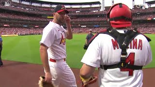 Adam Wainwright MIC'D UP during pregame routine & bullpen session! (Go inside Cardinals' SP prep!!)