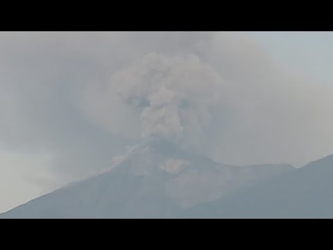 Reportan actividad en el volcán de Fuego