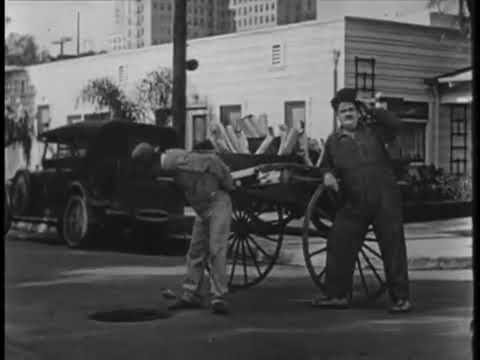 Oliver Hardy - Stick Around (Laurel & Hardy)