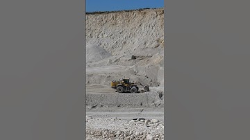 Our quarry making the loading shovels look small #wheelloader #quarry #aggregates ##volvo
