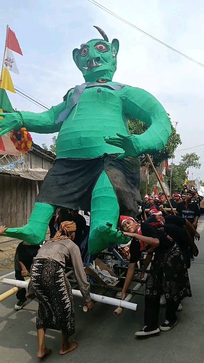 Buto ijo di arak keliling kampung #shorts #karnaval #santri