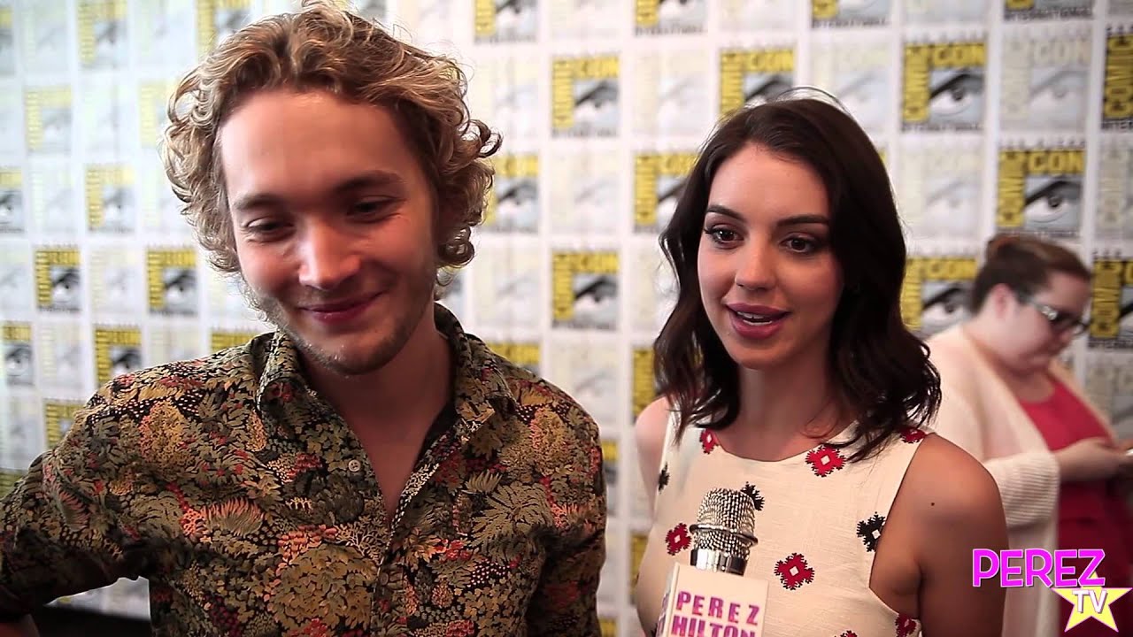 EXCLUSIVE! Reign's Adelaide Kane, Toby Regbo & Megan Follows Tease A Frary Baby At Comic-Con!