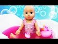 Baby Annabell -nuken kylpyaika! Vauvanukkevideoita lapsille. Hassuja lasten leikkejä.