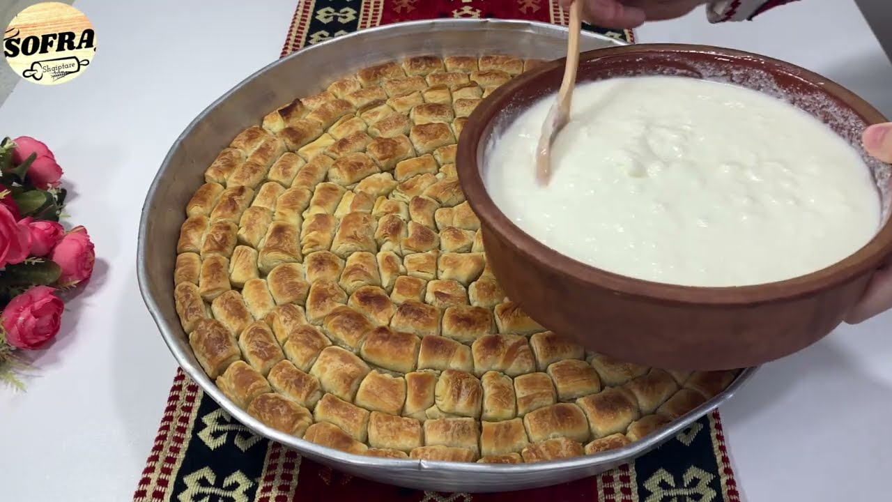 Pite Tradicionale me Kosë dhe Hudhër, pergaditja e se cilave behet me Katmer @sofrashqiptare