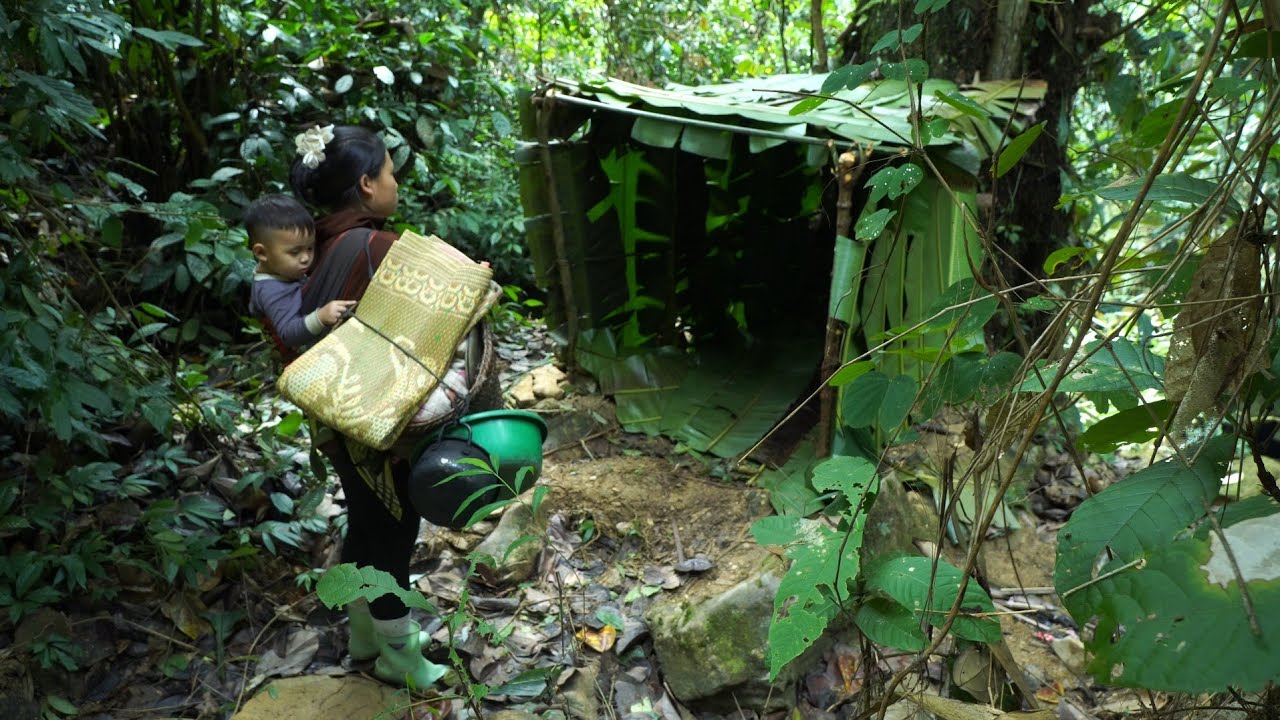 A 16-year-old single mother finds an old, abandoned house in the woods clean up and stay overnight.