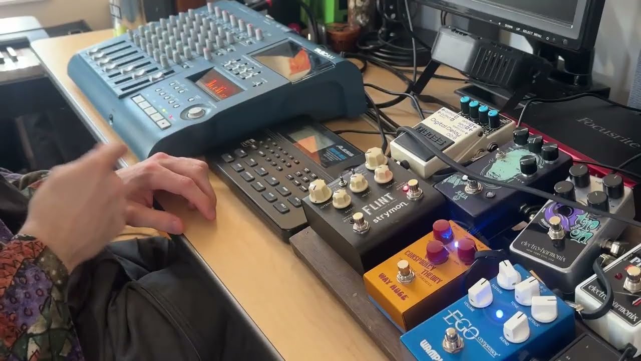 Ver Processing the Alesis SR-16 with Pedals en YouTube Ver Processing the Alesis SR-16 with Pedals en YouTube
