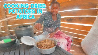 African Village Girl's Life\/\/COOKING THE MOST TRADITIONAL AFRICAN VILLAGE BREAKFAST\/\/VILLAGE FOOD