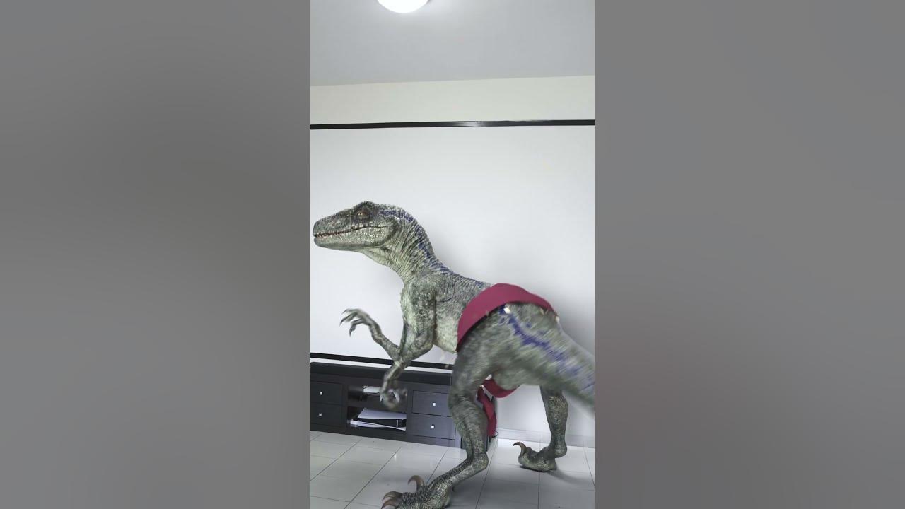 Dinosaur Belly Dance | Something is wrong with Blue 😁