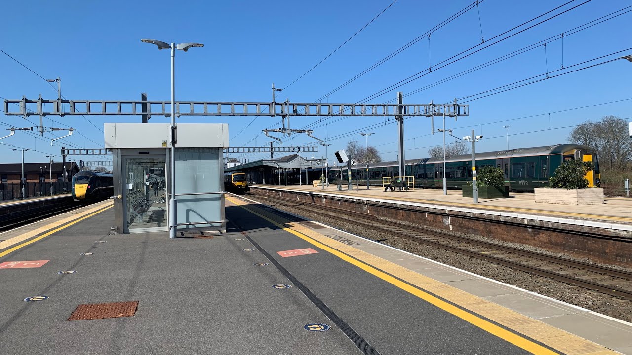 Train Spotting at Didcot Parkway