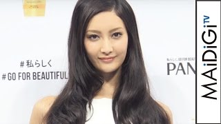 菜々緒、香りフェチ告白　「自分の髪をかいでしまう」　「パンテーン」CM発表会2