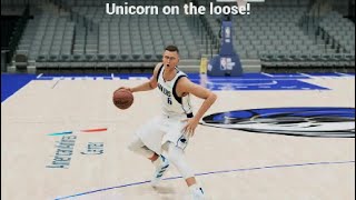 NBA 2K22 Tutorial: This step-back combo generates unreal space using Kristaps Porzingis