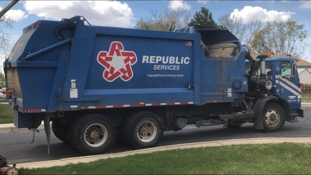 Ex Allied Waste Services heil durapack 7000 2480 on trash