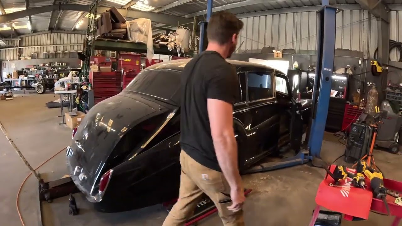 Cutting a Rolls Royce in half Part 4 (cut and split)