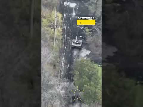 Ukrainian Soldier Destroys Russian T-80BV Tank Using RPG-7 #warinukraine