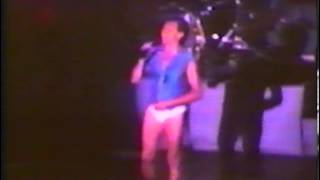 Davy Jones Strips Off Whilst Singing &#39;I&#39;ll Love You Forever&#39; - Australia 1991