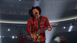 'Girl Crush': Little Big Town Performs Controversial Song to Cheering ACM Awards Audience
