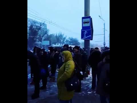 Очередь на автобус на 