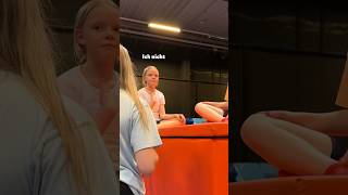 DIESES VIDEO ENDET, wenn jemand einen FLICKFLACK kann 😮 #turnen #trampolinhalle #challenge #umfrage