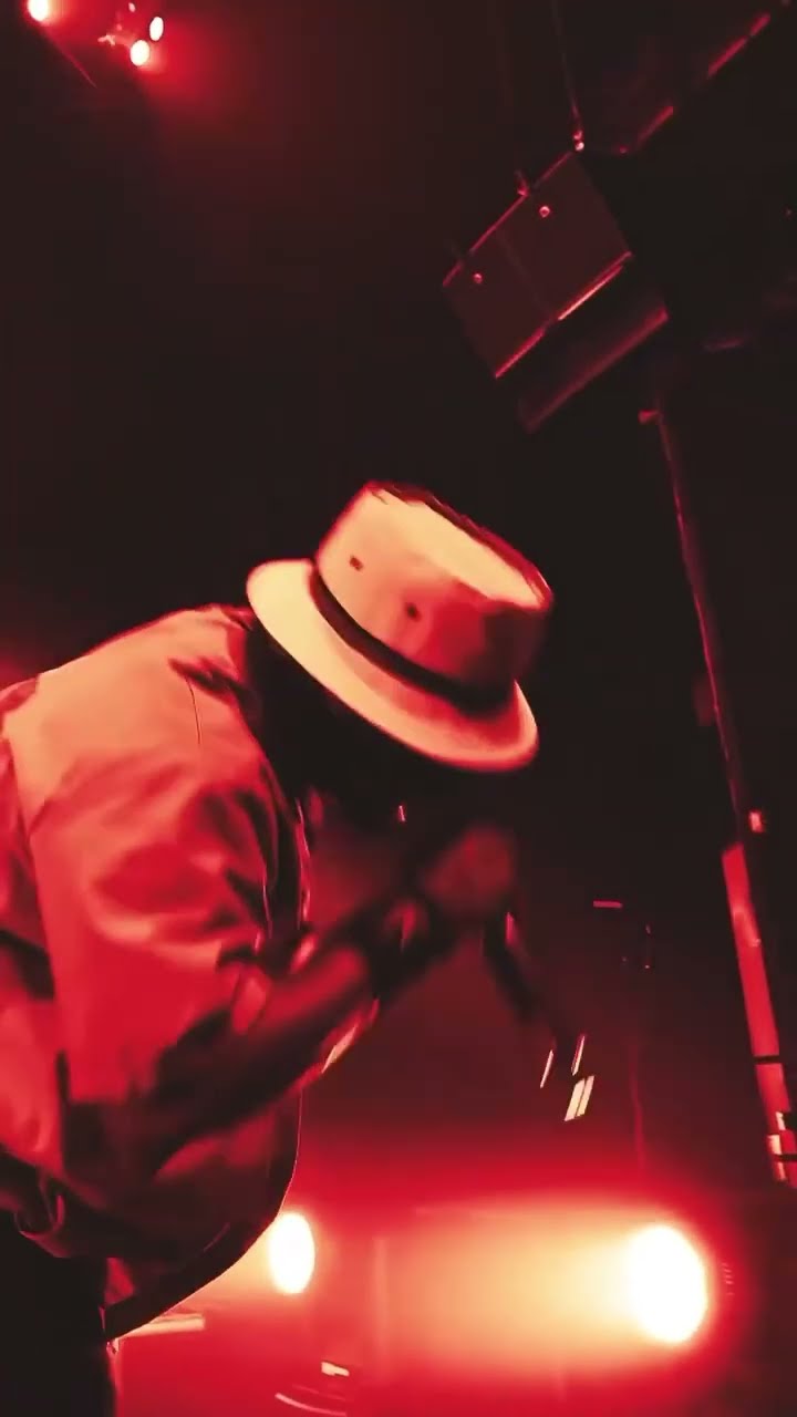 LIVE IN AMSTERDAM 