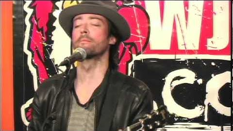 Hugo Live From The WJRR Performance Studio 16X9