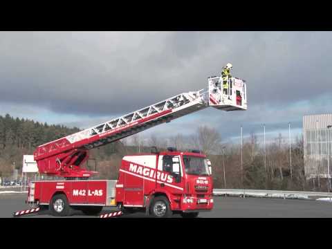 Video: ¿Qué tan alto puede llegar la escalera de un camión de bomberos?